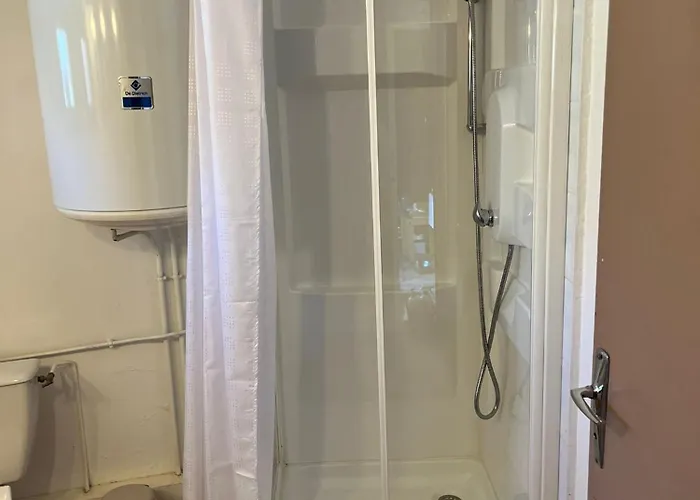 Six Duplex A La Montagne Pompiery アパート