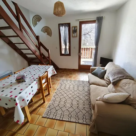 Six Duplex à La Montagne Pompiery Appartement *